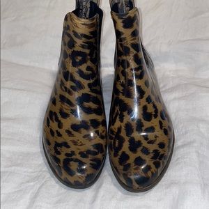 Women’s rain boot size 9